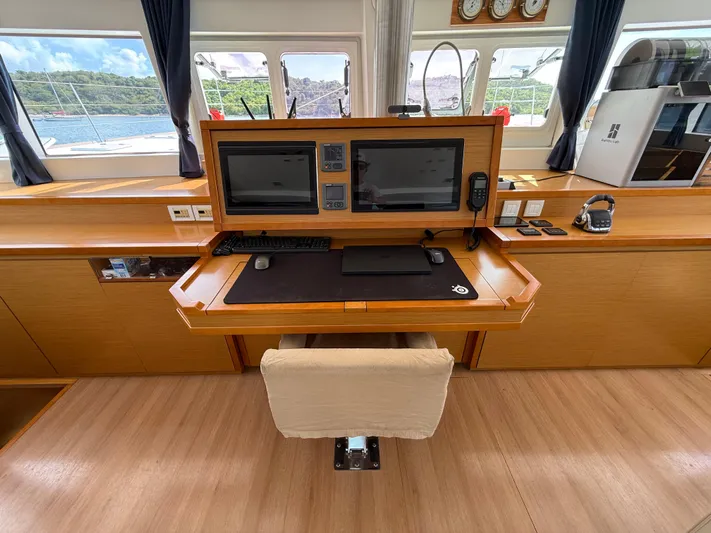 Auralis Yacht Photos Pics 