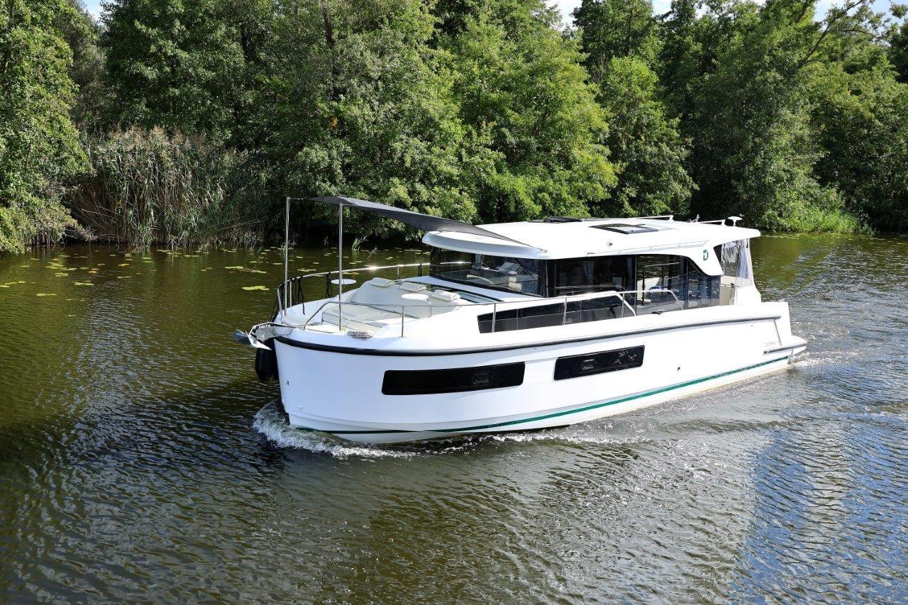 2025 Delphia D11 SEDAN