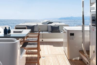 Yacht