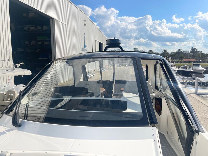 2022 Sea Ray Sundancer 370 OB