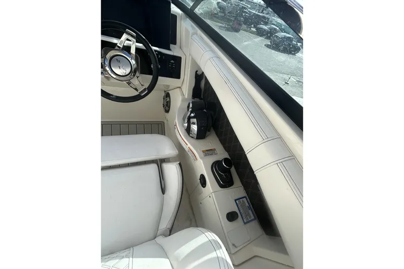  Yacht Photos Pics 2019 Sea Ray SLX 350 Outboard helm with steering wheel and controls.