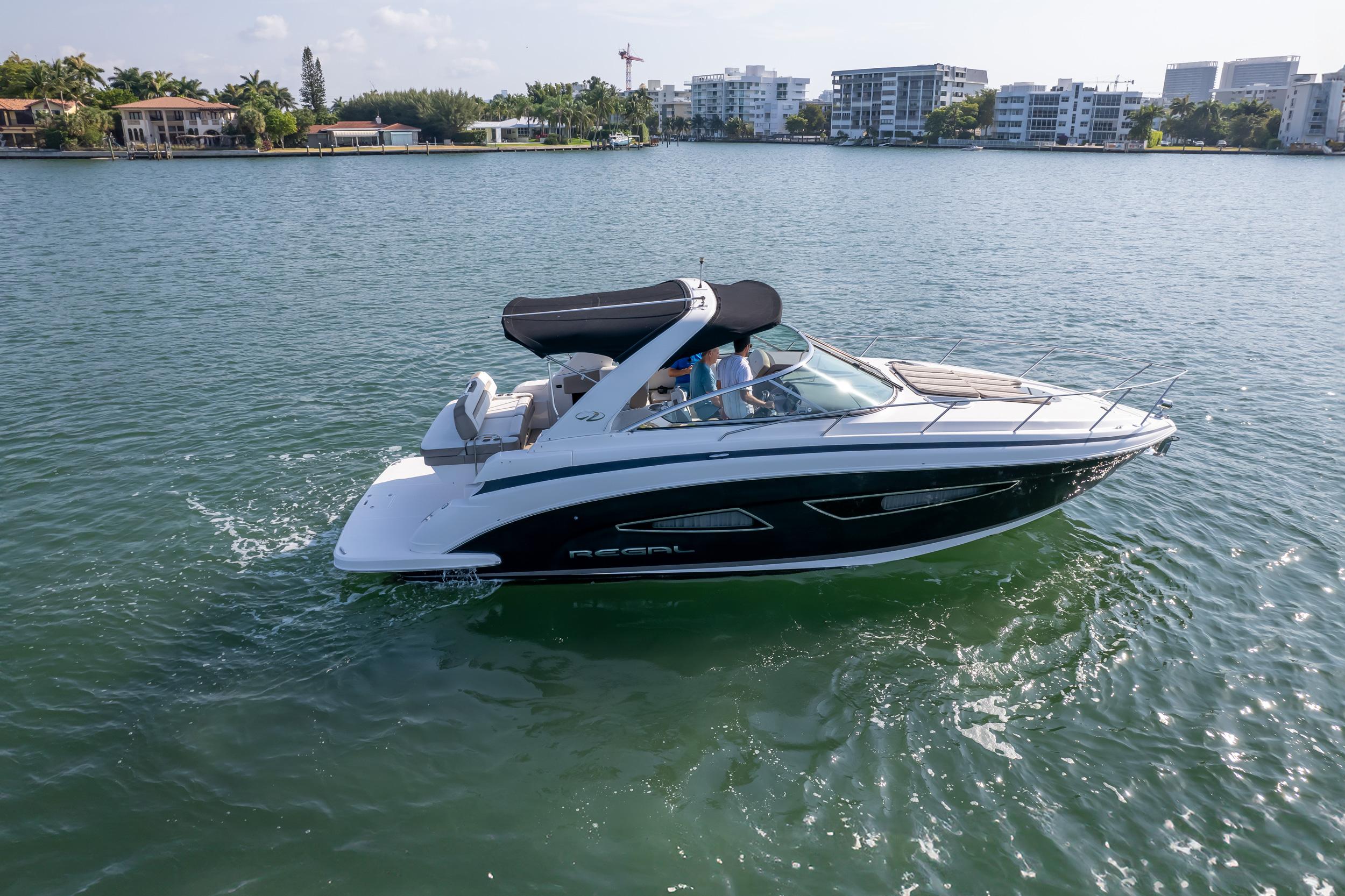 2016 Regal 32 Express Express Cruiser for sale - YachtWorld