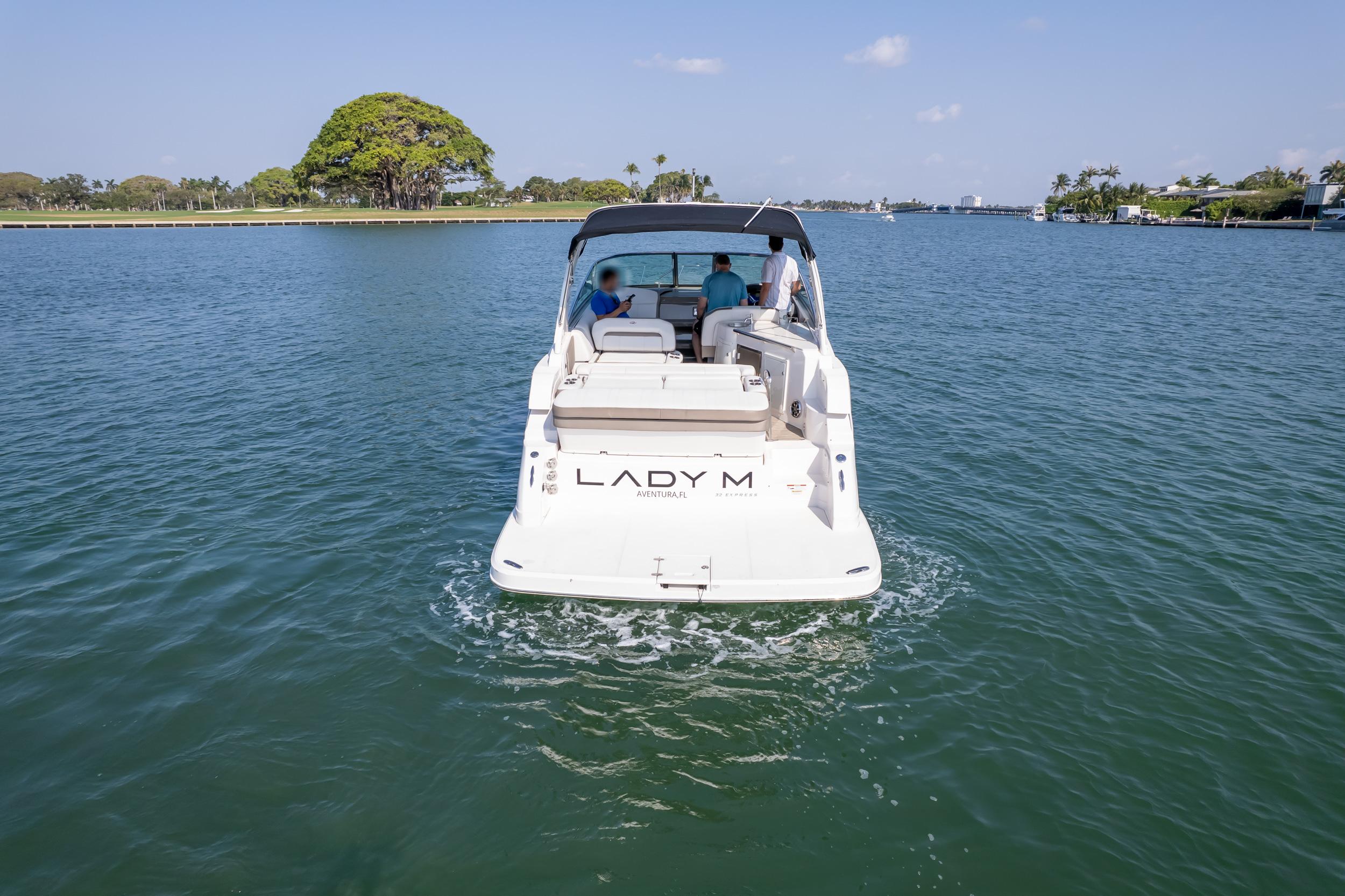 2016 Regal 32 Express Express Cruiser for sale YachtWorld