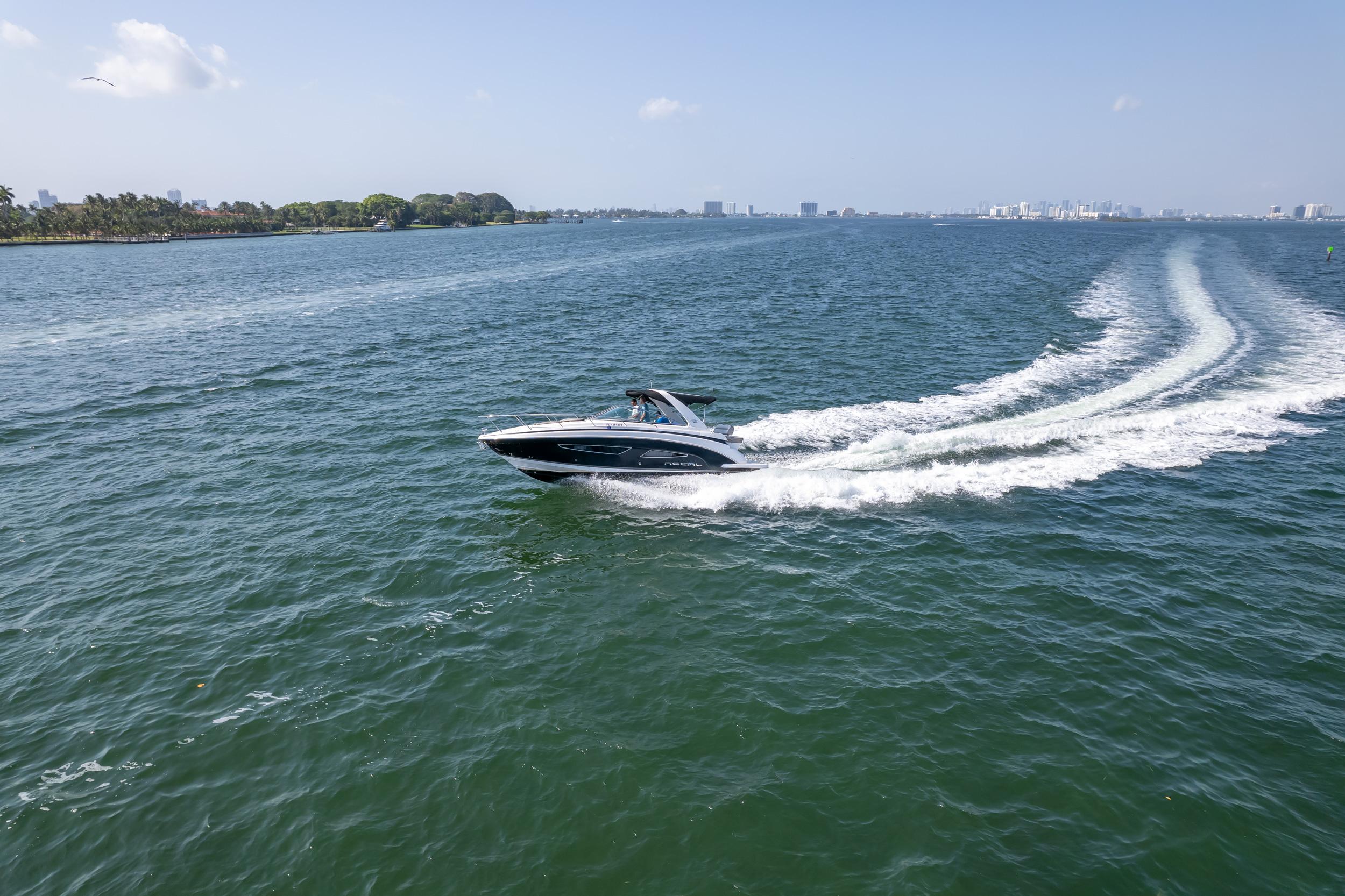 2016 Regal 32 Express Express Cruiser for sale YachtWorld