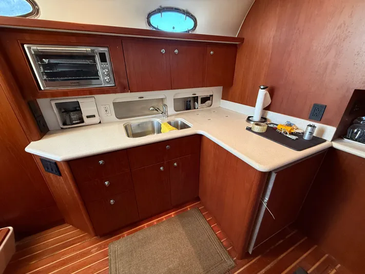 Bravant Yacht Photos Pics 