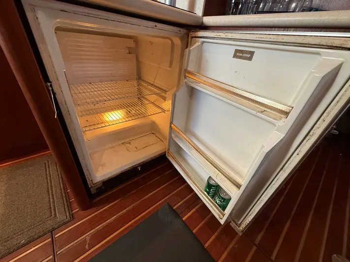 Bravant Yacht Photos Pics 