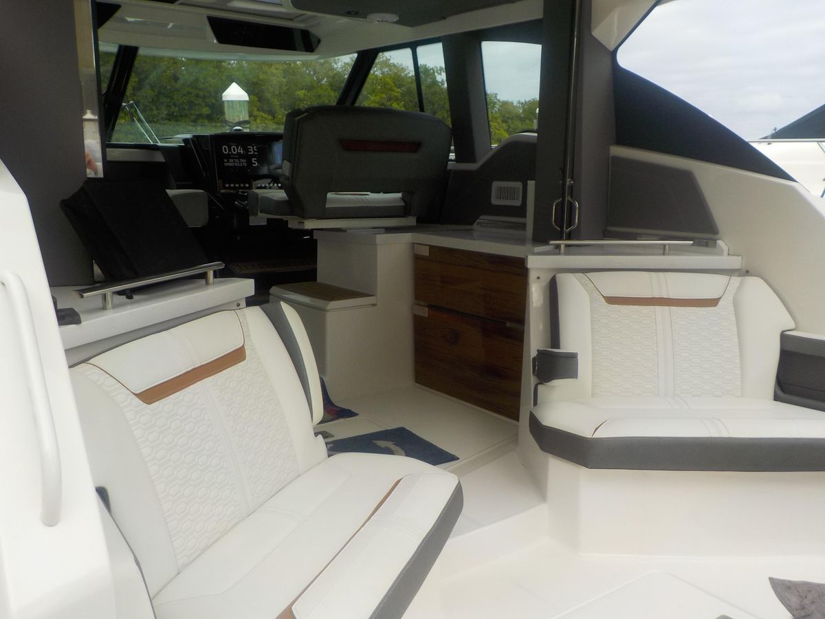 2021 Tiara Yachts 43 