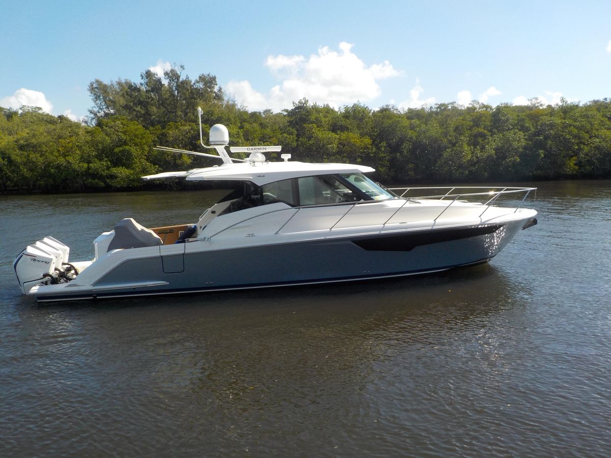 2021 Tiara Yachts 43 