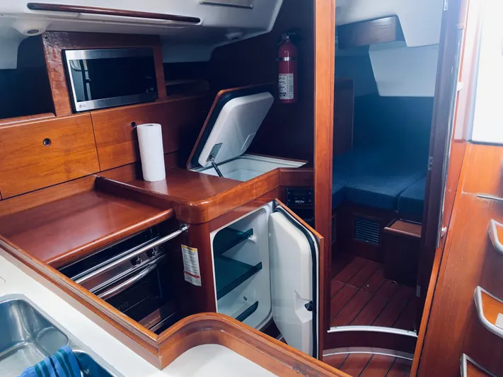 Blue Moon Yacht Photos Pics 