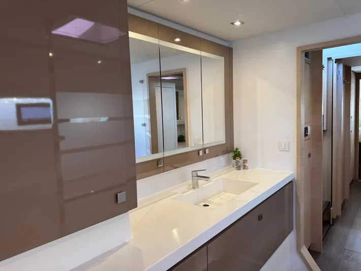 Solmate Yacht Photos Pics 