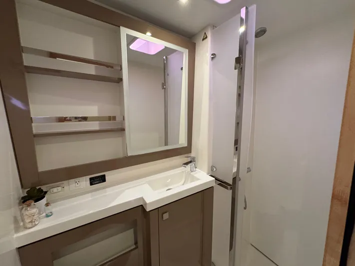 Solmate Yacht Photos Pics 