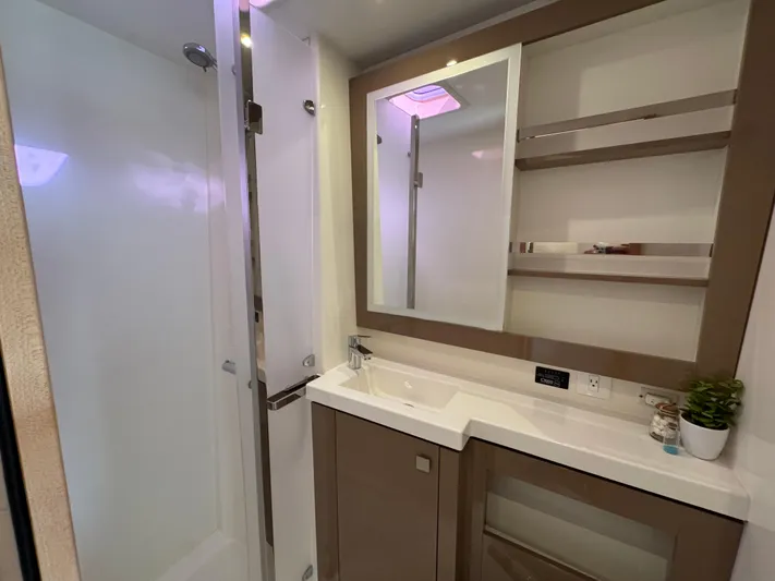 Solmate Yacht Photos Pics 