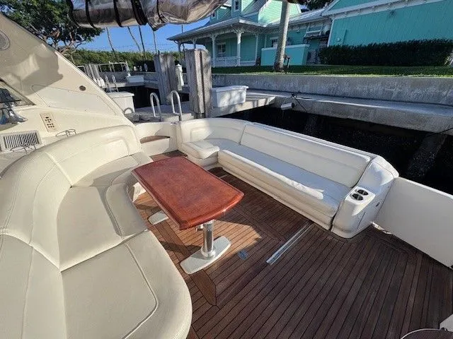  Yacht Photos Pics Luxurious seating area on a 2002 Sea Ray 460 Sundancer yacht.