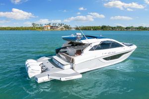 2021 42' Cruisers Yachts-42 GLS Outboard Naples, FL, US