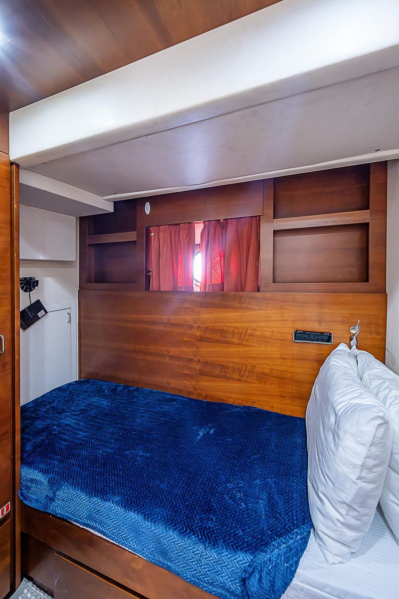 2011 Azimut 82 