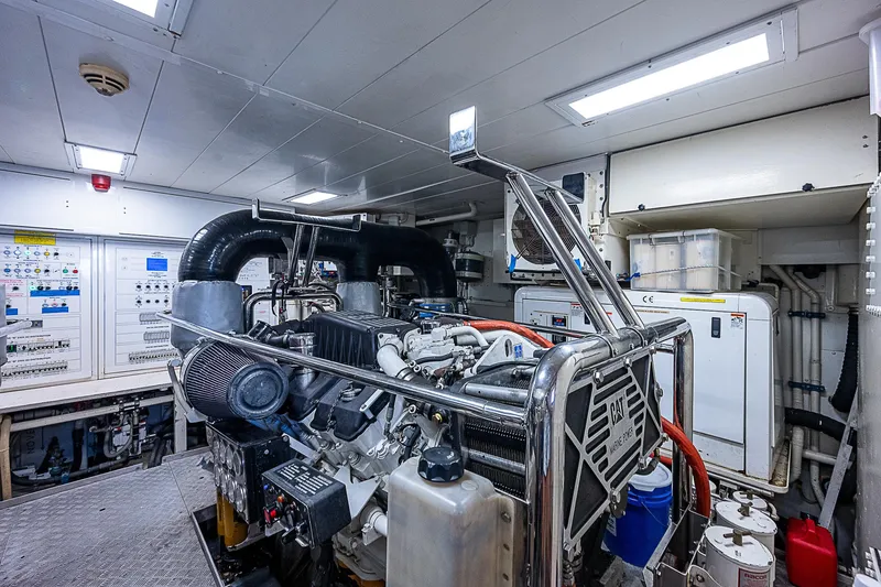 Reset Yacht Photos Pics Engine room of 2011 Azimut 82 yacht, featuring advanced machinery and equipment.