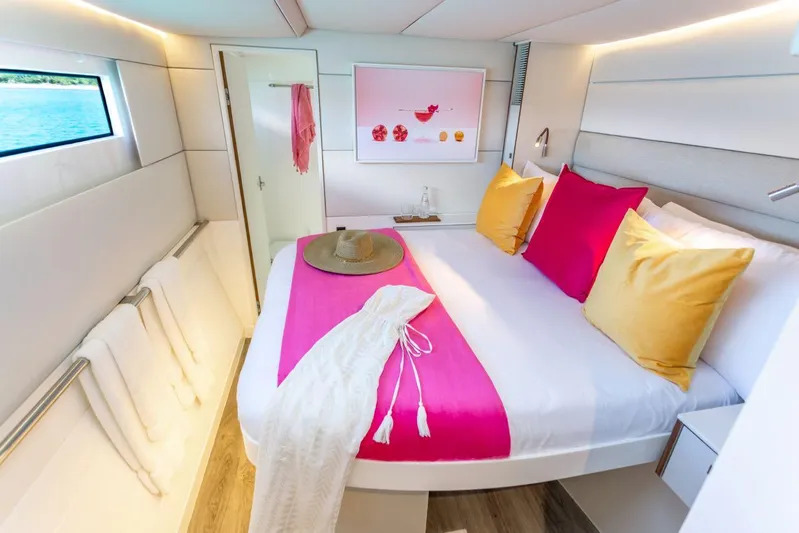 Summer Breez Yacht Photos Pics 