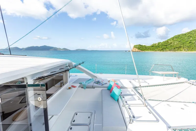 Summer Breez Yacht Photos Pics 