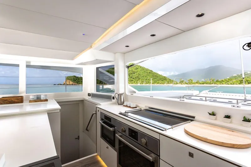 Summer Breez Yacht Photos Pics 