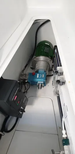 Summer Breez Yacht Photos Pics 