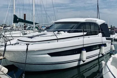 2022 Jeanneau NC 33