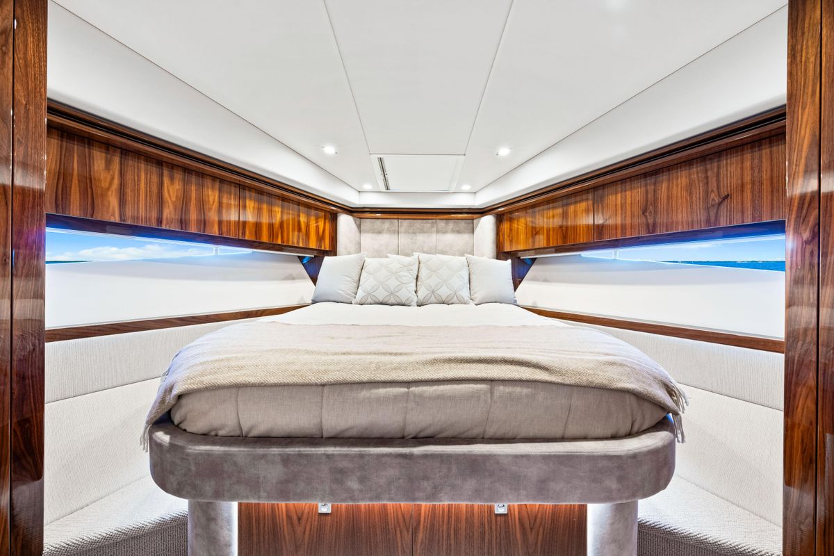 2022 Riviera 54 