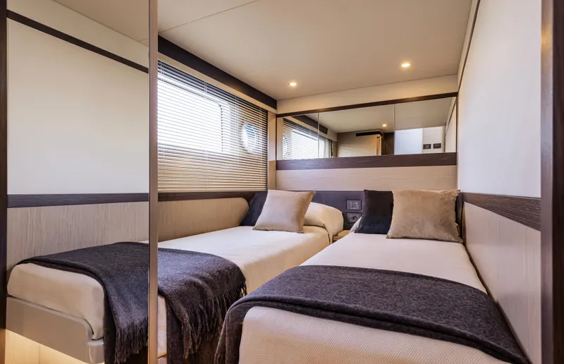 Absoulte 48 Coupe Yacht Photos Pics ABSOLUTE 48 COUPE