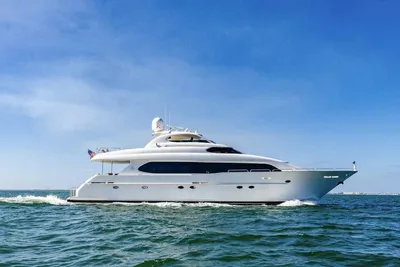 Lazzara 94 Motor Yacht