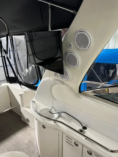 Water We Thinking Yacht Photos Pics Cockpit /T.V.