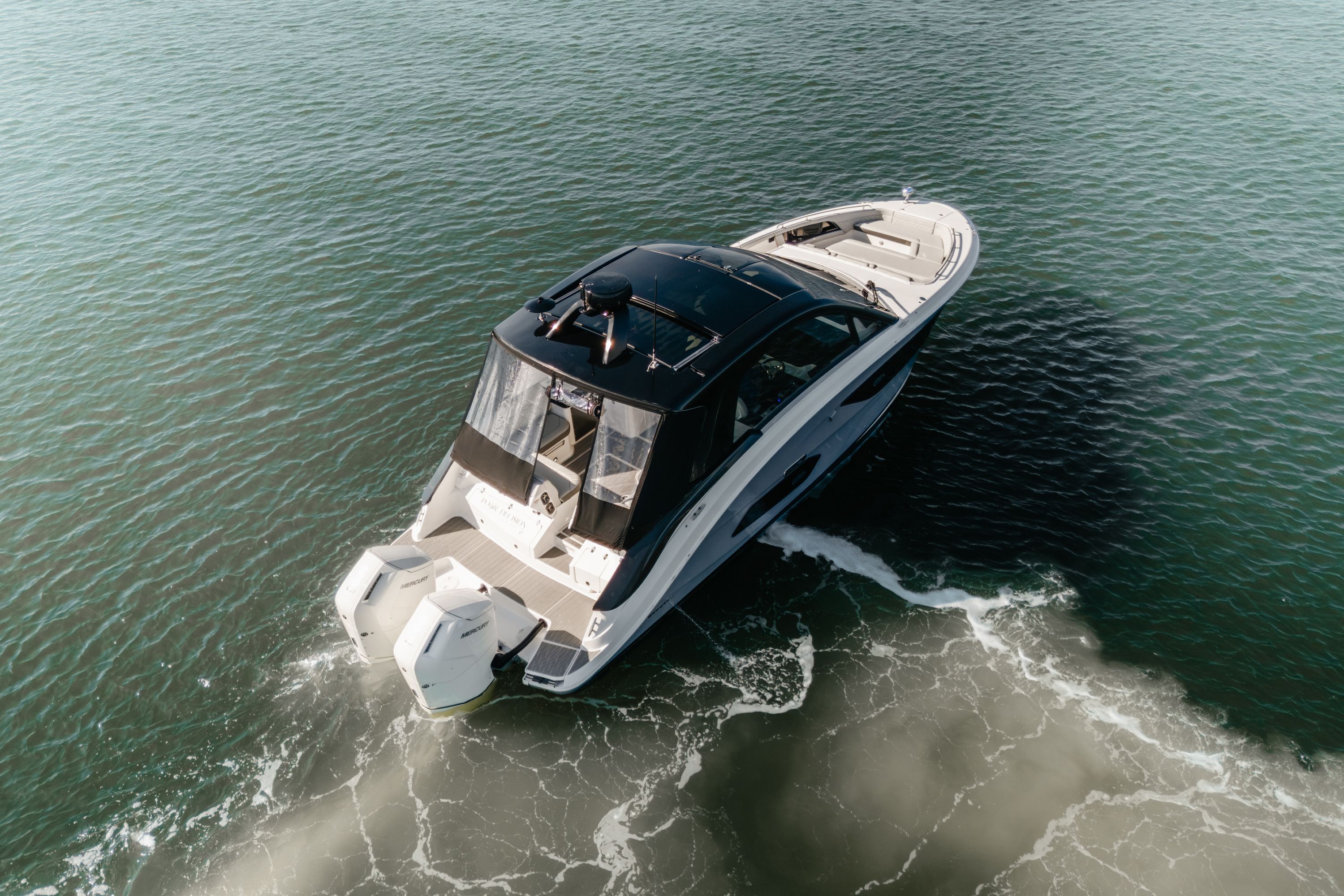 Sea Ray Sundancer 370 Outboard