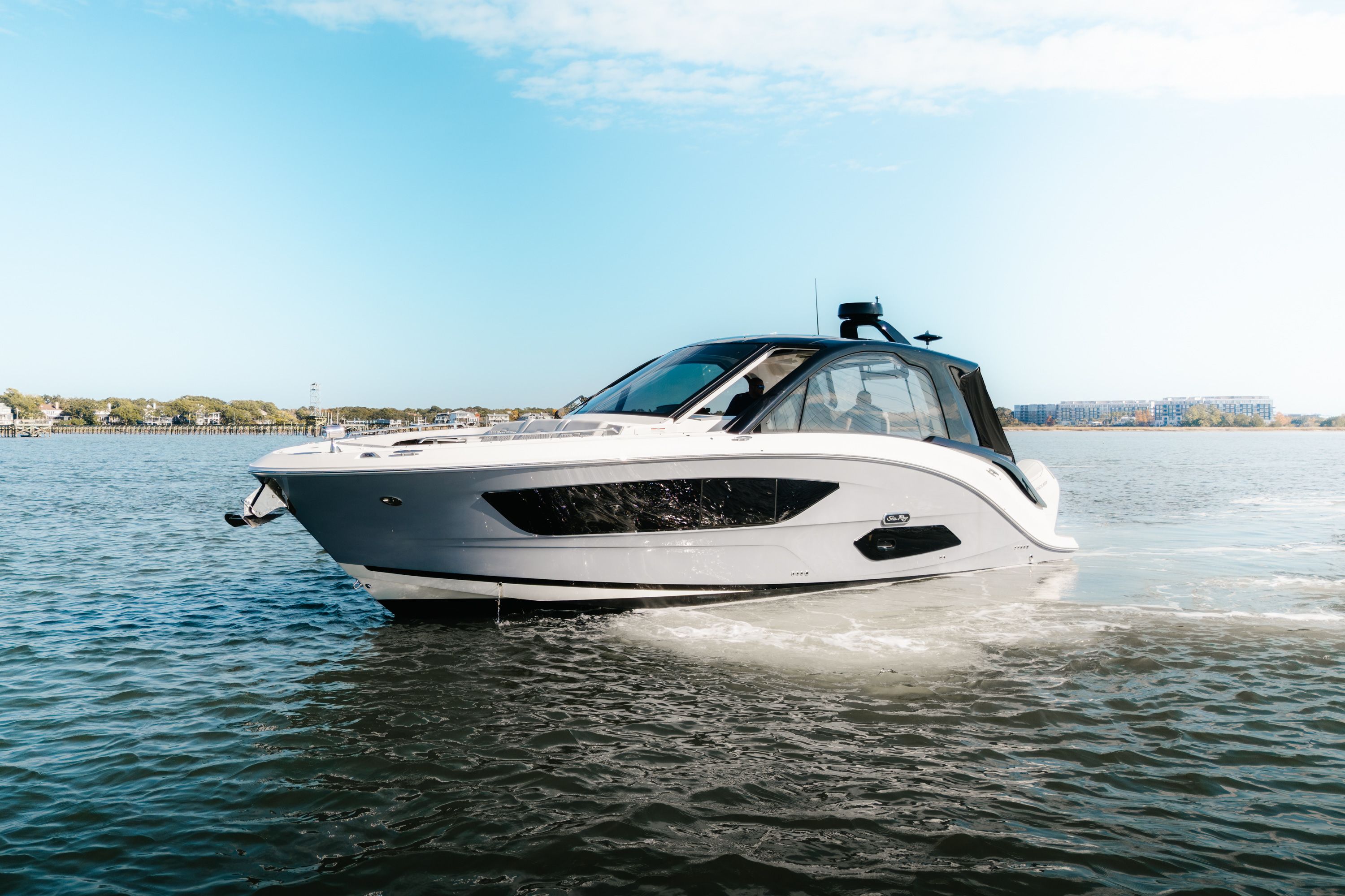 Sea Ray Sundancer 370 Outboard