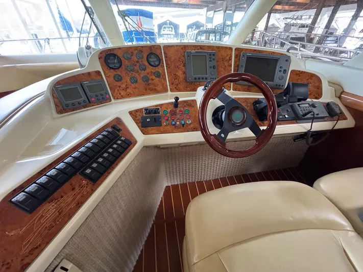 High Sierra Yacht Photos Pics 