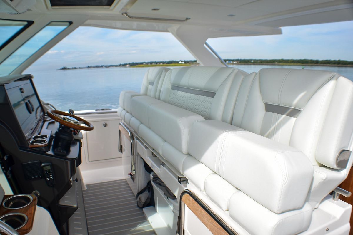 2025 Tiara Yachts 43 