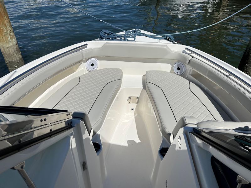 2022 Pursuit DC 266 Dual Console