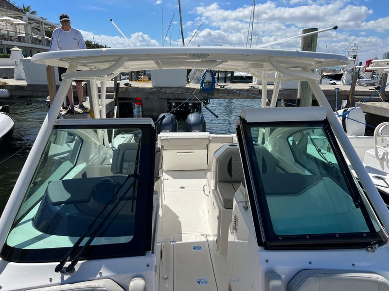 2022 Pursuit DC 266 Dual Console