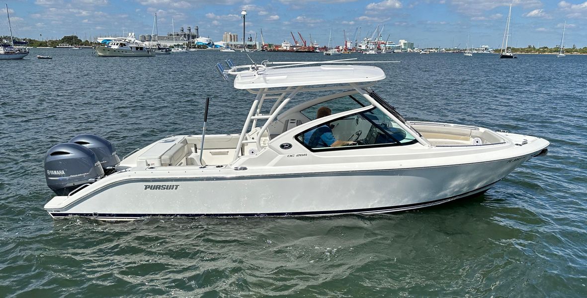 2022 Pursuit DC 266 Dual Console