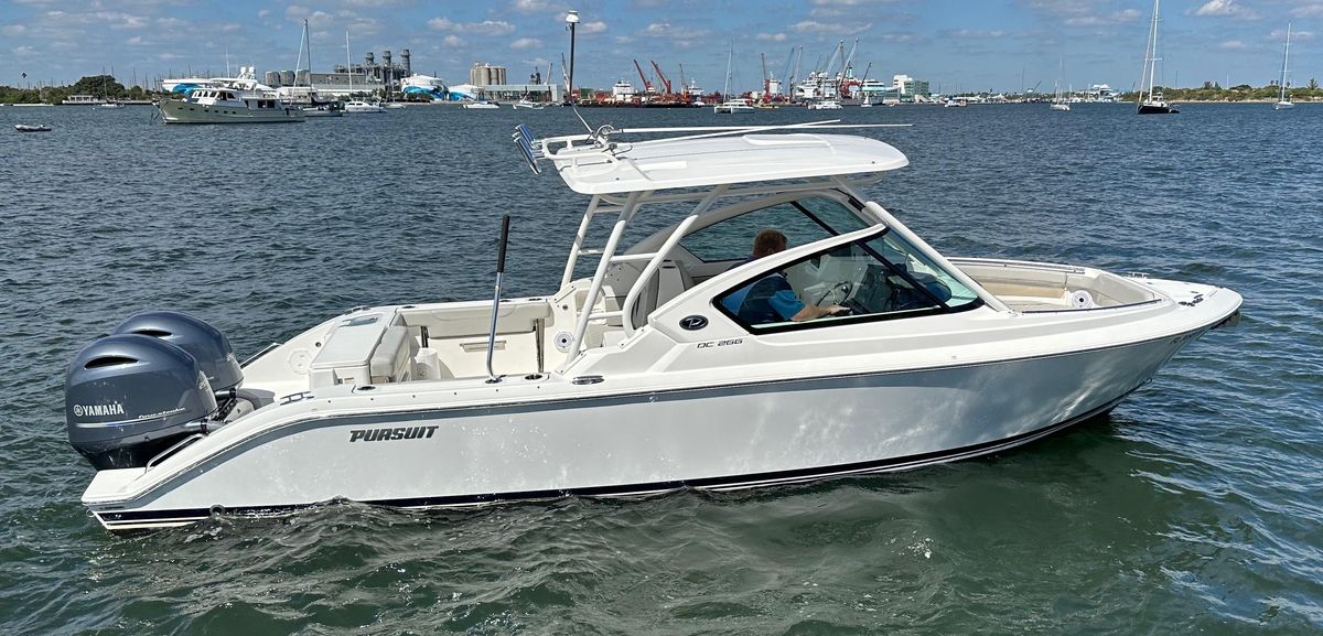 2022 Pursuit DC 266 Dual Console