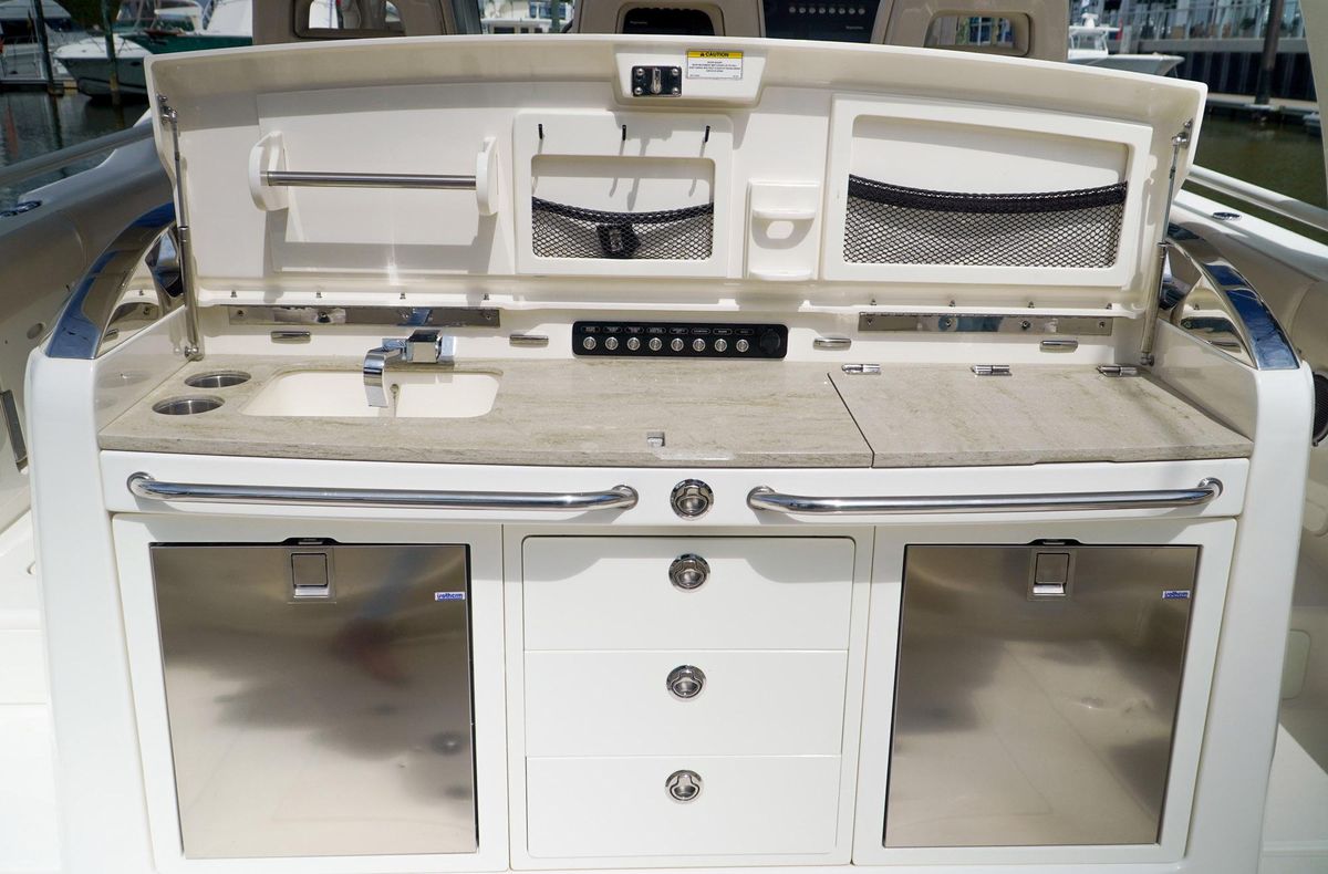 2017 Boston Whaler 42 