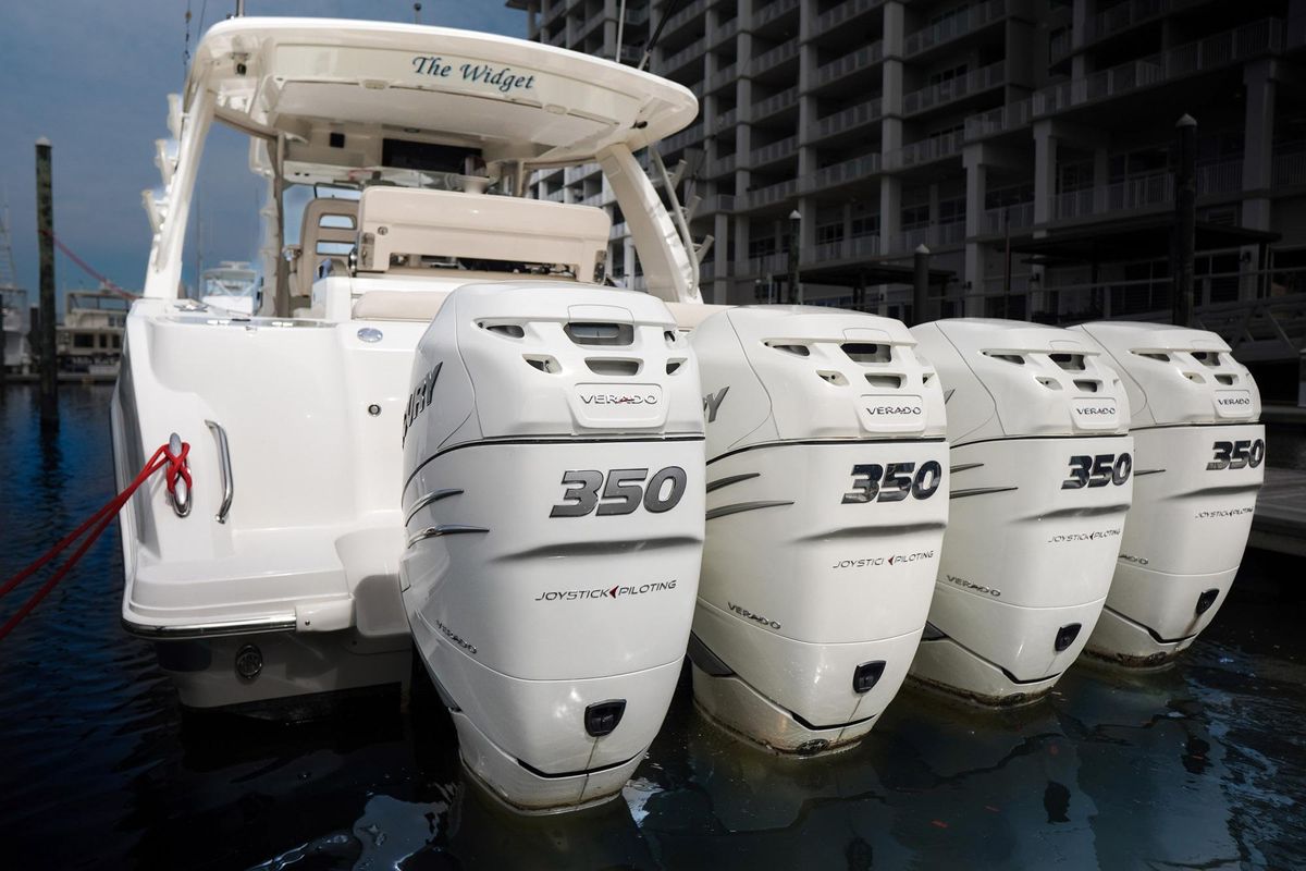 2017 Boston Whaler 42 
