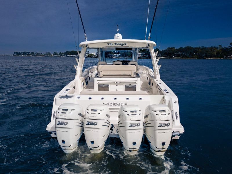 2017 Boston Whaler 420 Outrage