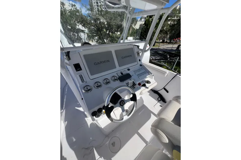  Yacht Photos Pics 2008 Donzi 38 ZFX Open boat cockpit with Garmin navigation system.