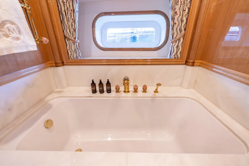 Maximus Yacht Photos Pics Luxurious marble bathtub in 2023 Vitters Cruising Ketch yacht bathroom.