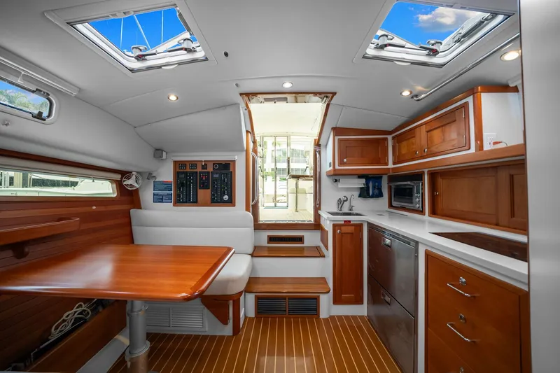 Andiamo Yacht Photos Pics 