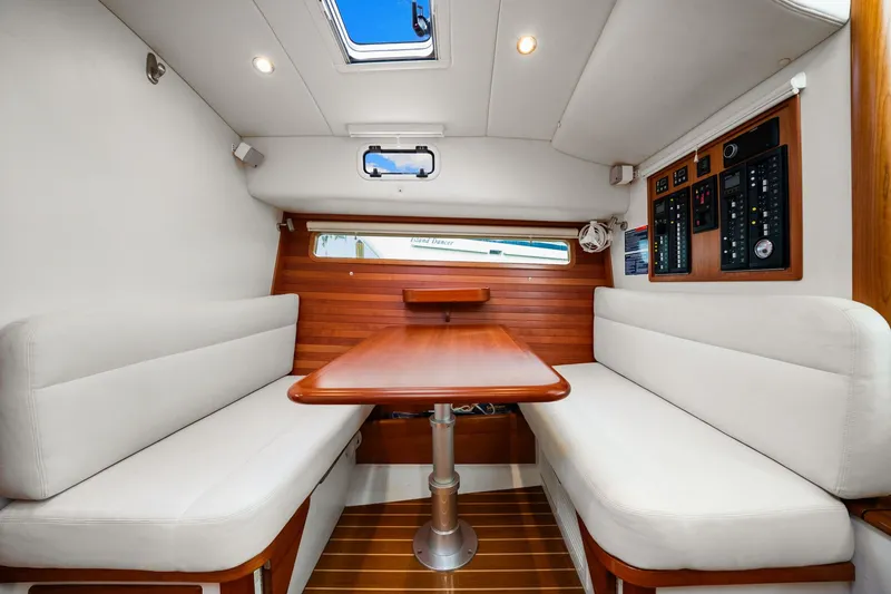 Andiamo Yacht Photos Pics 