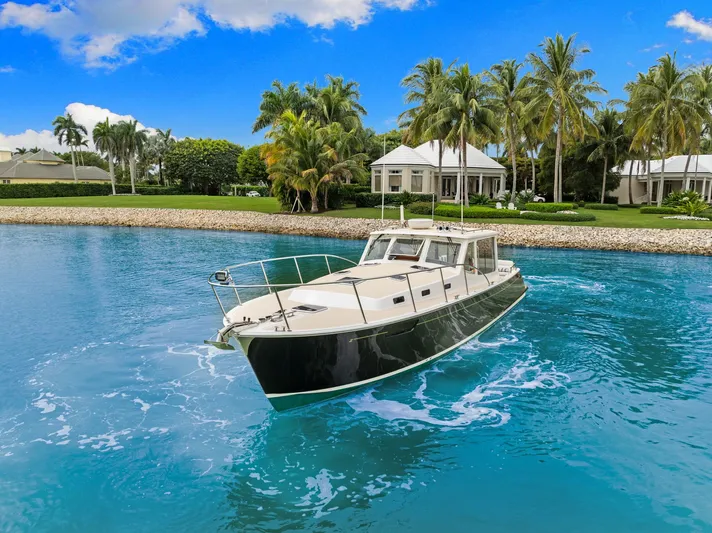 Andiamo Yacht Photos Pics 