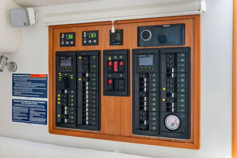 Andiamo Yacht Photos Pics 