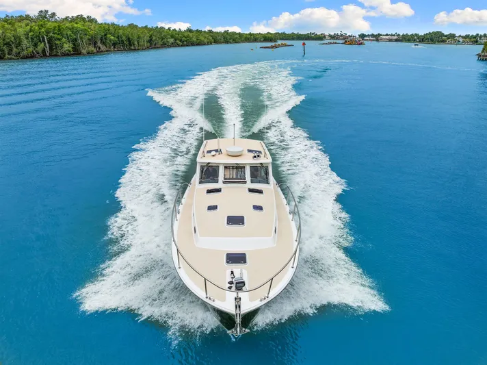 Andiamo Yacht Photos Pics 