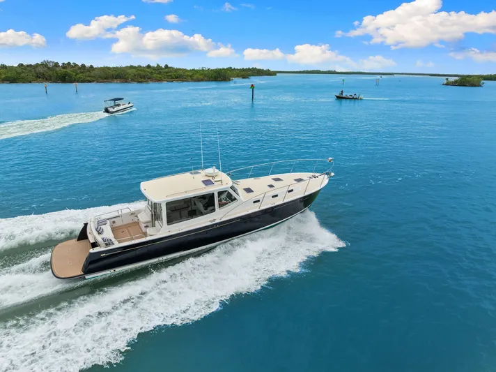 Andiamo Yacht Photos Pics 