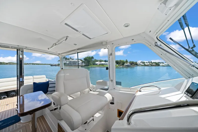 Andiamo Yacht Photos Pics 