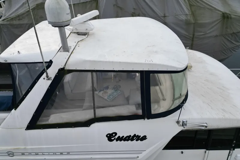 Cuatro Yacht Photos Pics 1998 Bayliner 4788 Pilot House Motoryacht, aerial view of cabin and deck.